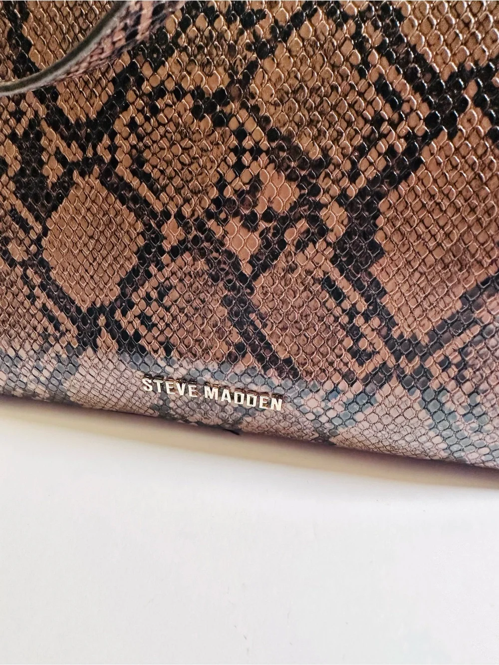Steve Madden Wildly Chic Snake skin Style — Snakeskin-Print Tote 🐍✨2000s Glam